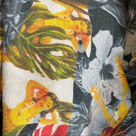 On‎ the Byas Ladies Hawaiian Girl Tropical Print Sweatshirt Hoodie Size Small - Picture 3 of 11